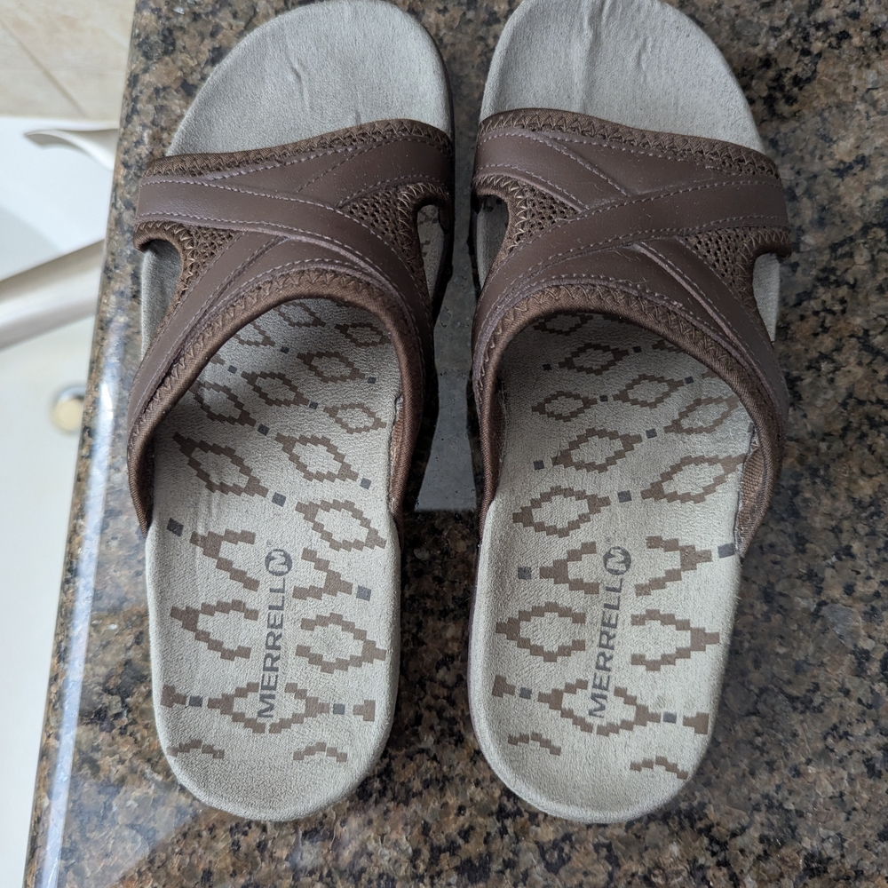 7 Women's Merrell Brown Slide Sandals